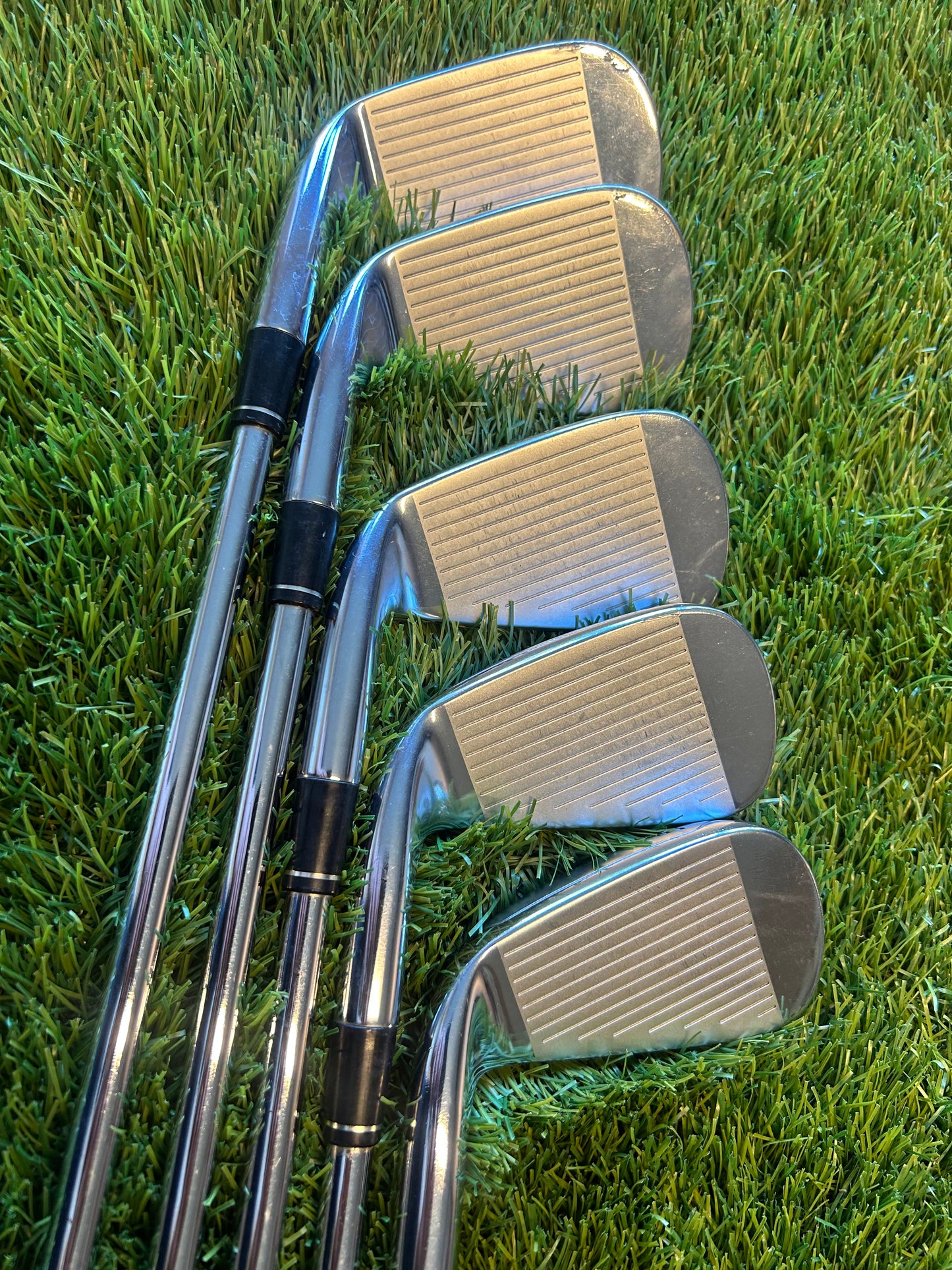 Taylormade R11 Iron Set 5-9 KBS Steel Regular Flex Shaft - Right Handed Free P&P