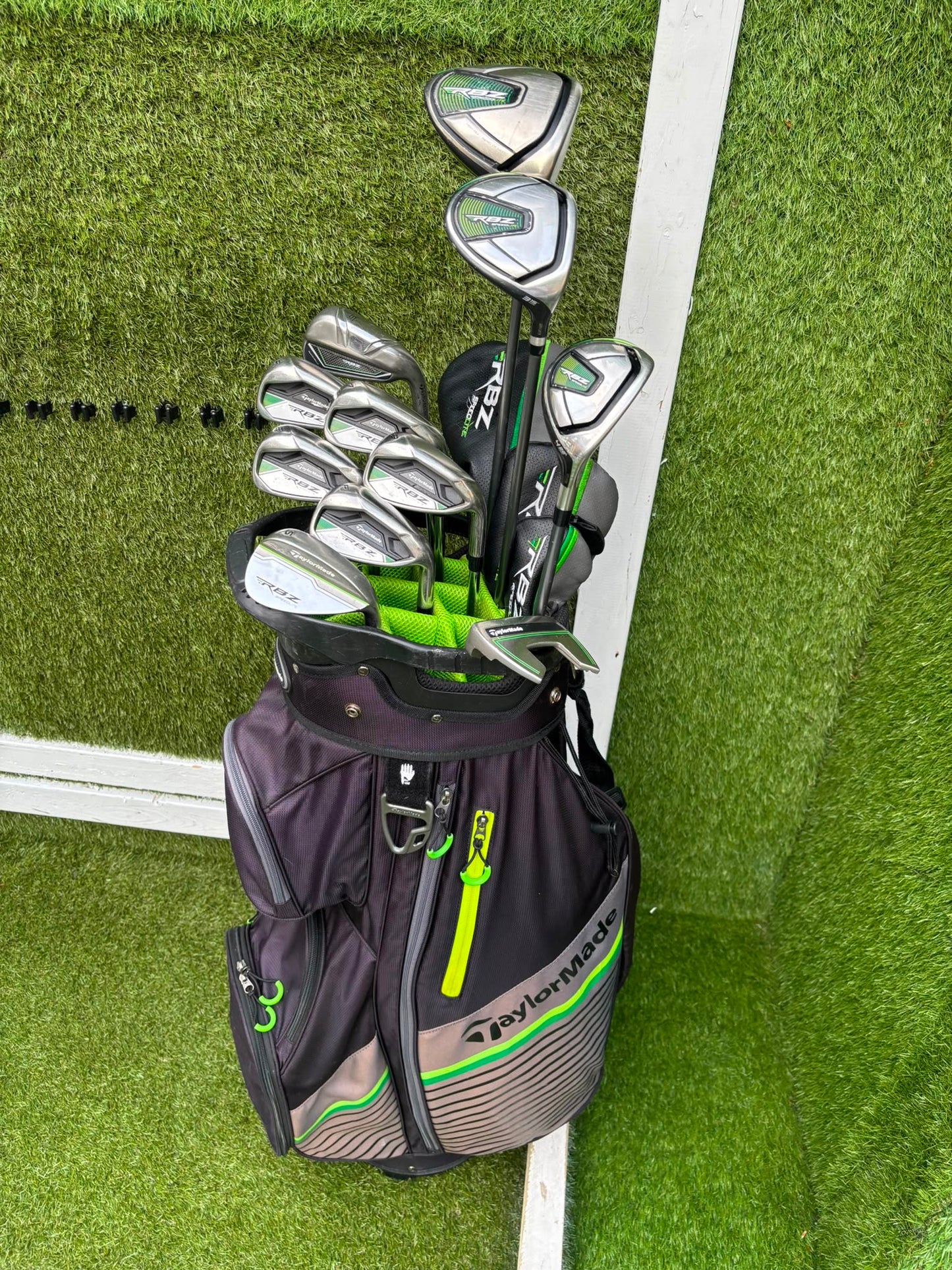 TaylorMade RBZ SpeedLite Complete Golf Set, Matching Woods, Irons & Cart Bag
