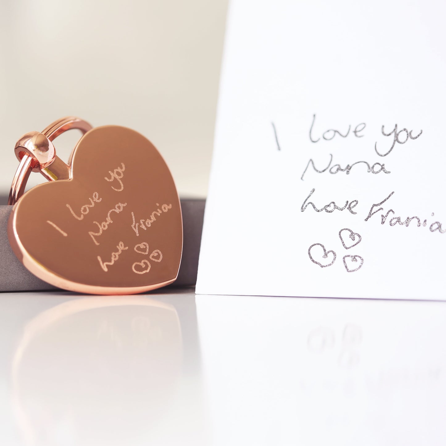 Porte-clés Hearts Forever avec gravure manuscrite