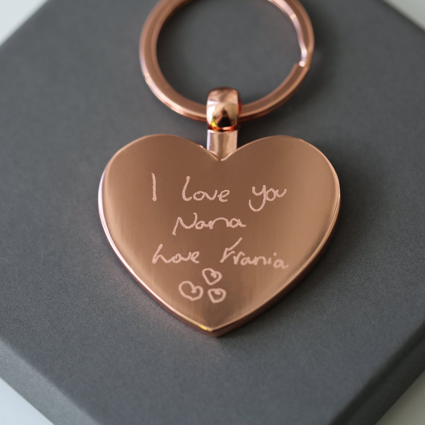 Porte-clés Hearts Forever avec gravure manuscrite
