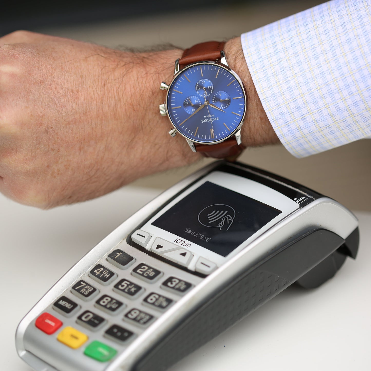 Montre à paiement sans contact - Motivator bleu pour homme + bracelet en noyer + gravure manuscrite