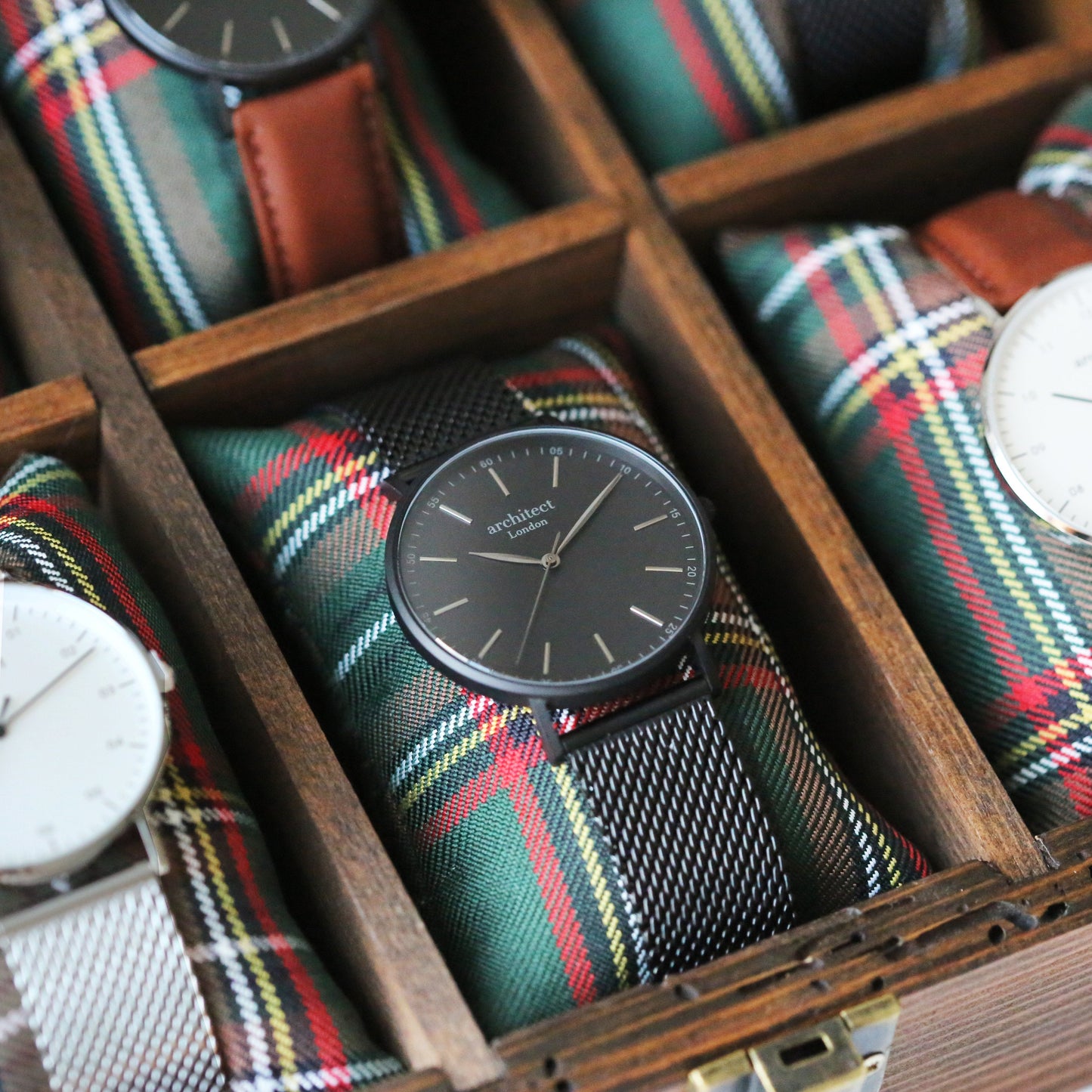 Modern Font Engraving - Men's Minimalist Watch + Pitch Black Mesh Strap