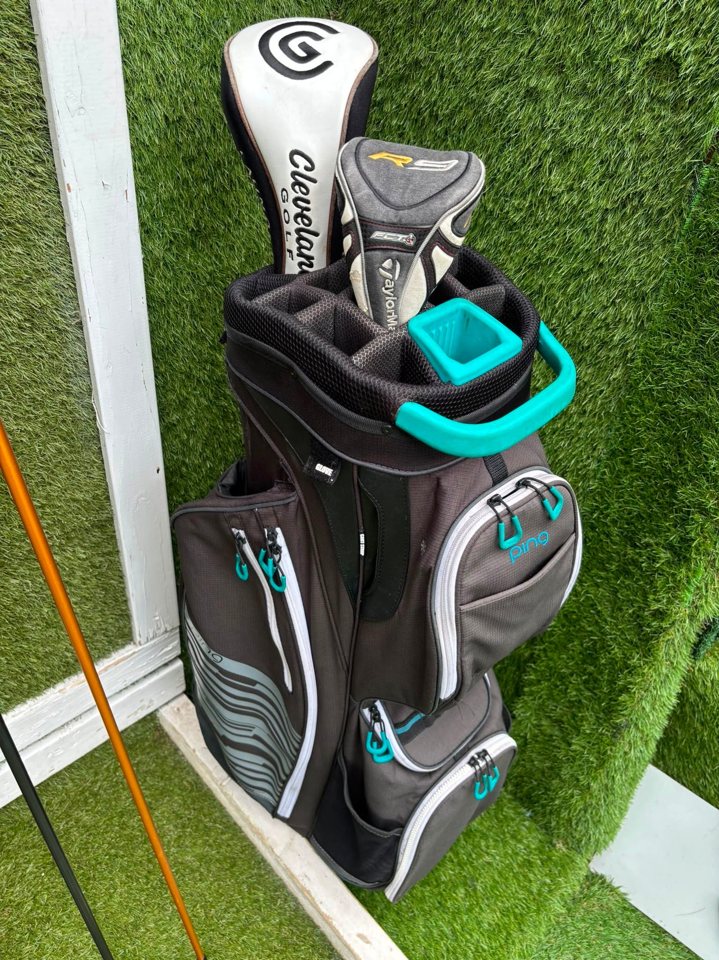 Cleveland CG7 Tour Irons, TaylorMade R9 Hybrid, Cleveland Launcher Driver & Ping Bag