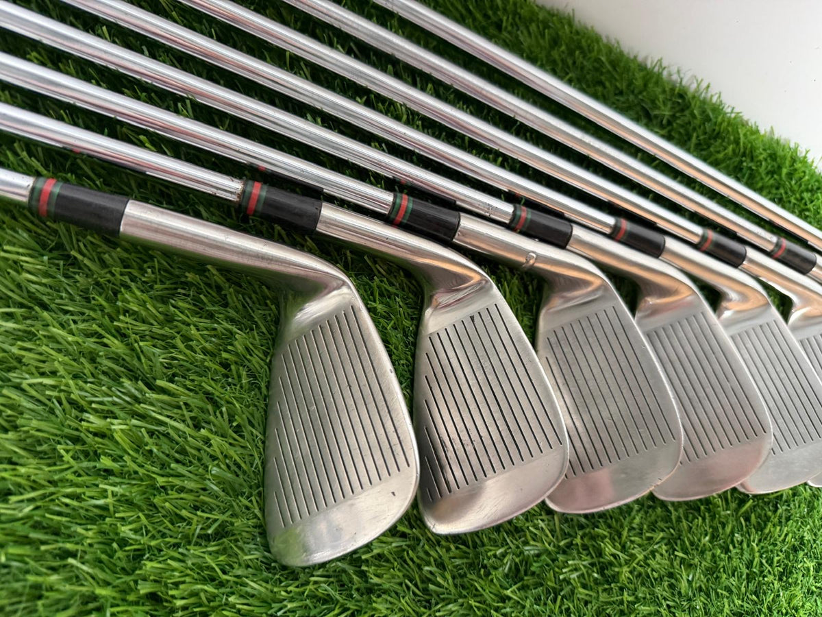 Men’s Right-Handed Petron Golf Set – Ideal for Beginners to Mid Handicap Golfers - everything you need to get out on the course and all in excellent used condition!