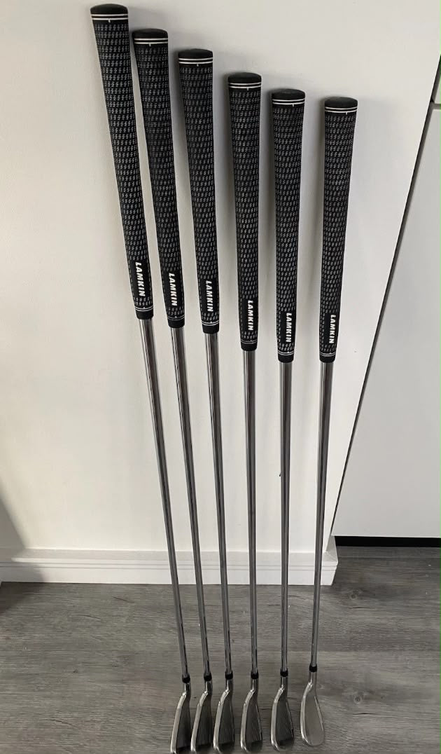 Callaway XR Steelhead XR Irons 5-PW in Good Condition RH