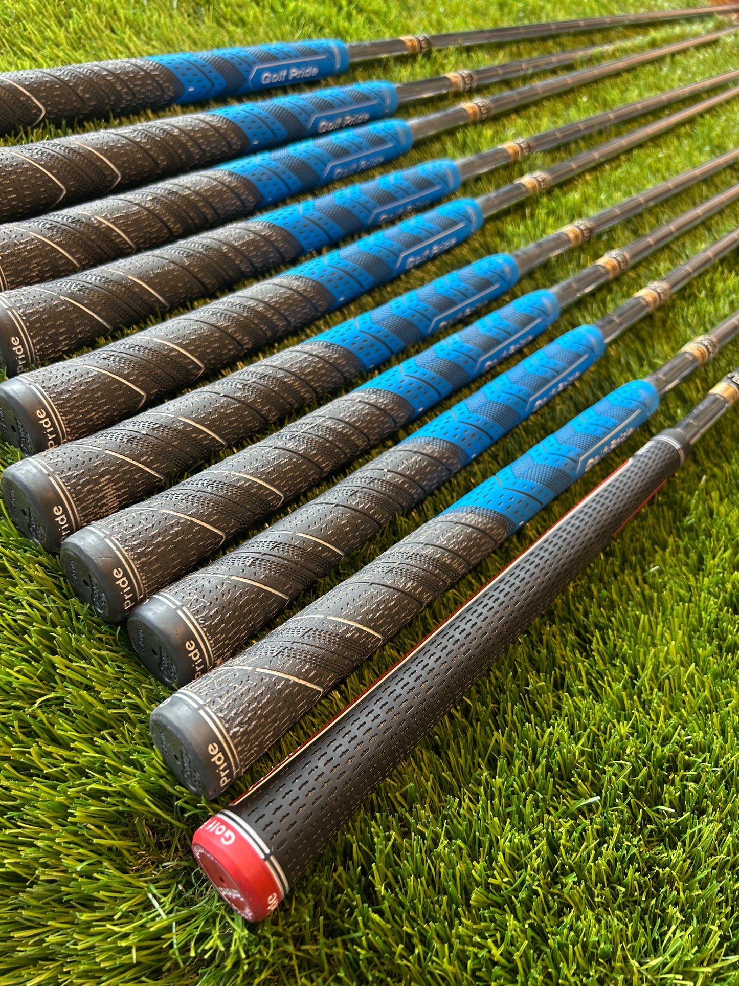 Titleist DCI Iron Set 2-PW+SW Steel Regular Flex Shaft Golf Pride Grip - RH Free P&P