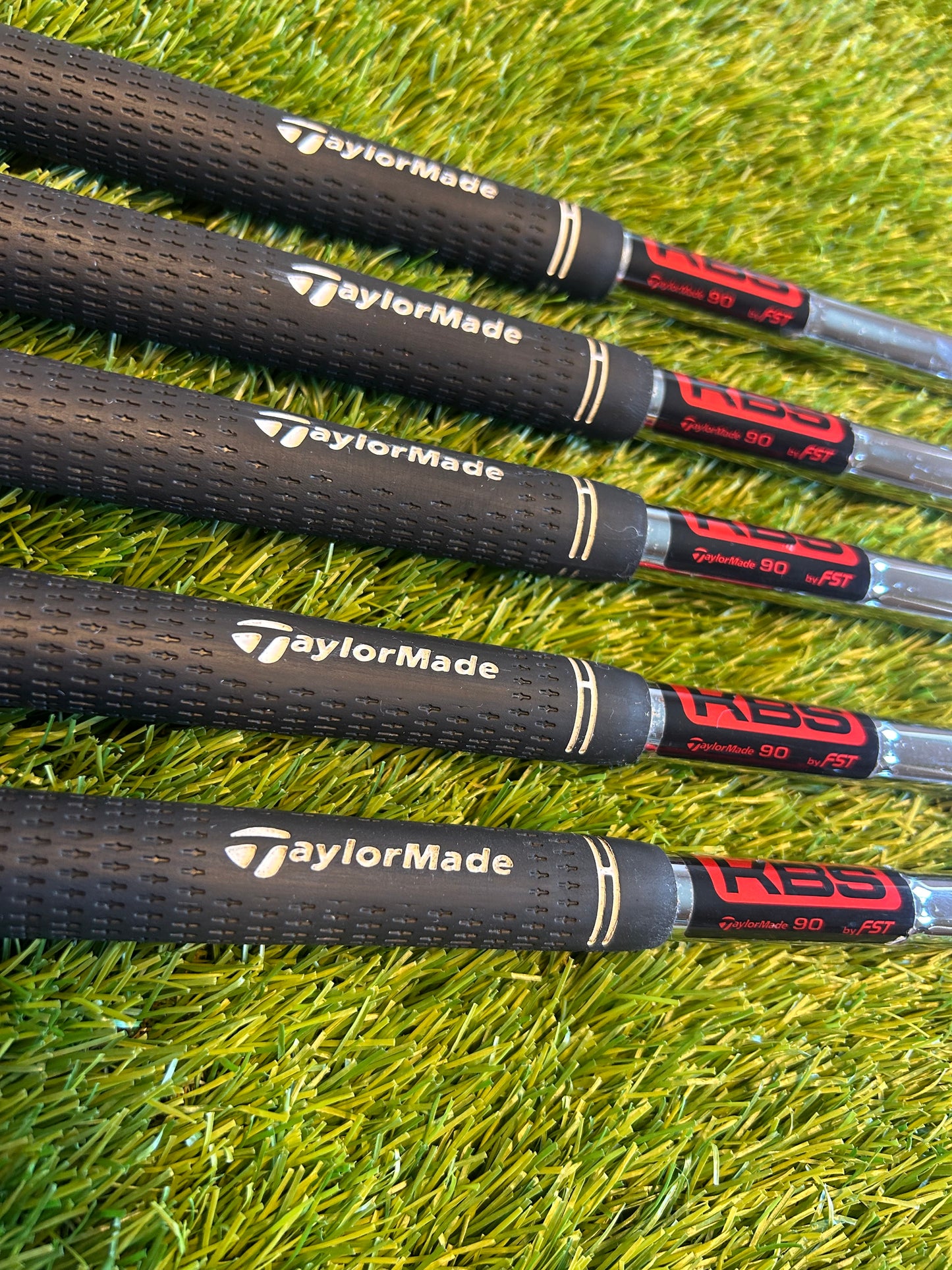 Taylormade R11 Iron Set 5-9 KBS Steel Regular Flex Shaft - Right Handed Free P&P