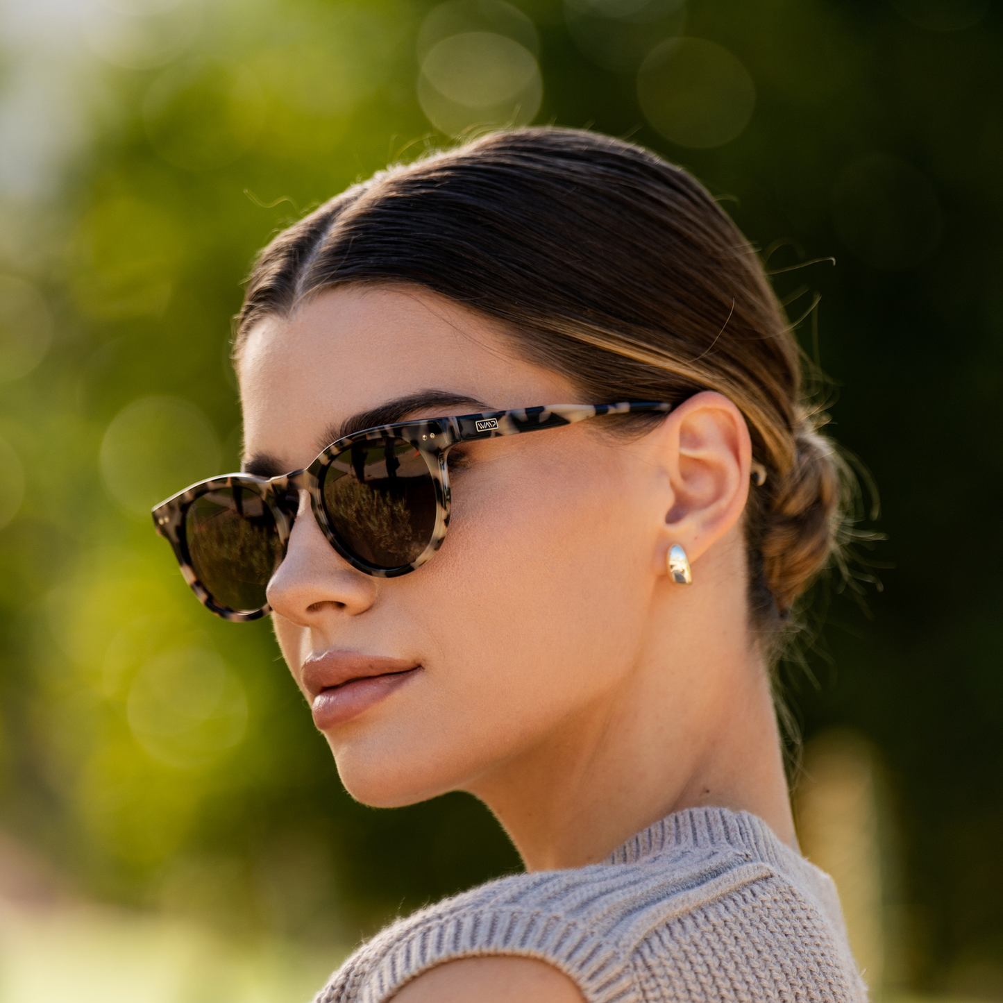 TATE Retro Round Unisex Sunglasses in Beige Tortoise by WMP Eyewear