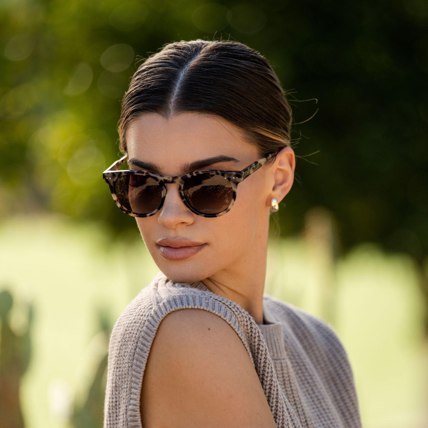 TATE Retro Round Unisex Sunglasses in Beige Tortoise by WMP Eyewear