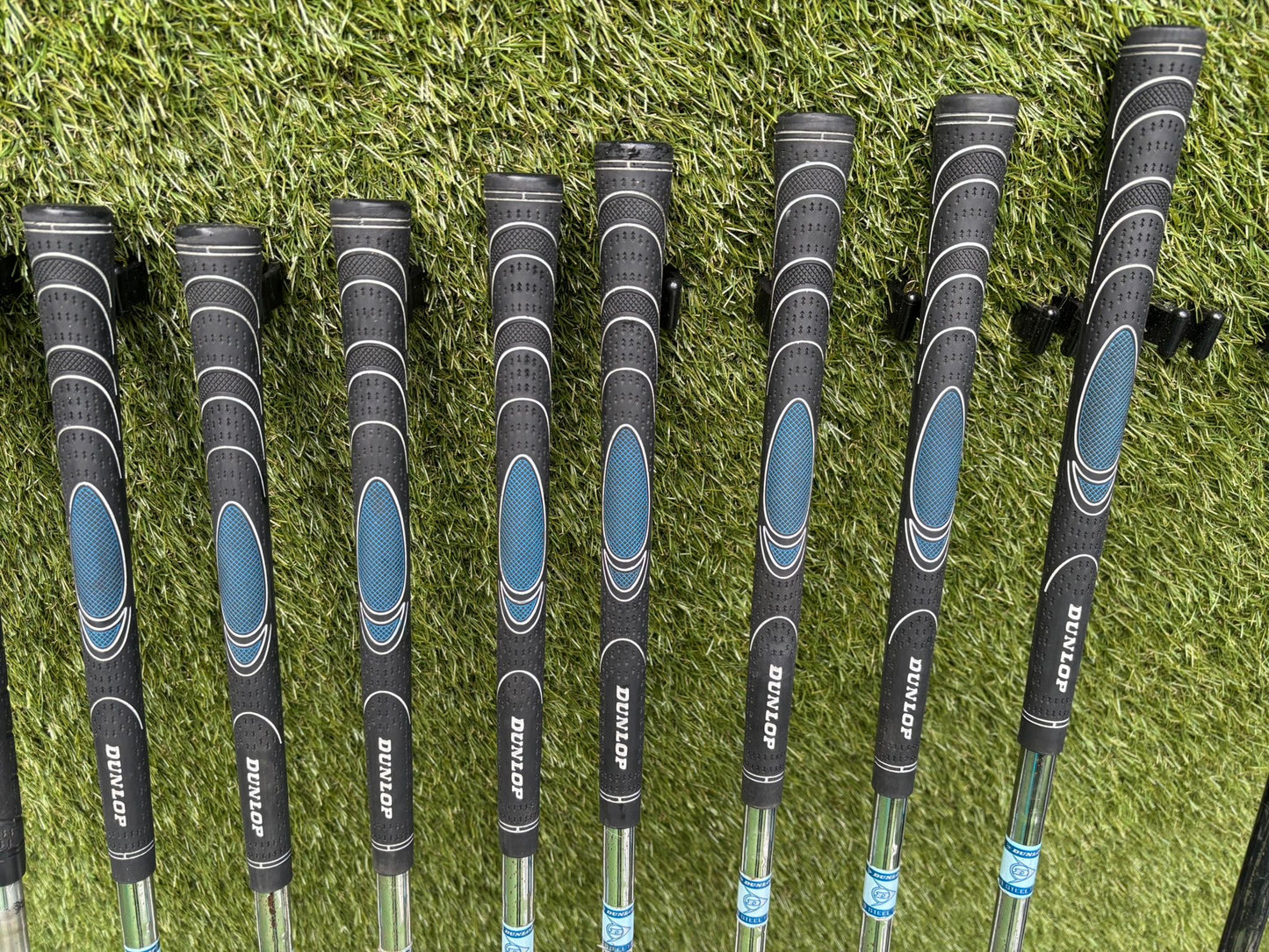 Dunlop Max Irons (3, 5–SW) + Cobra SS Hyper Steel 7 Wood + Driver + TaylorMade Cart Bag Free P&P