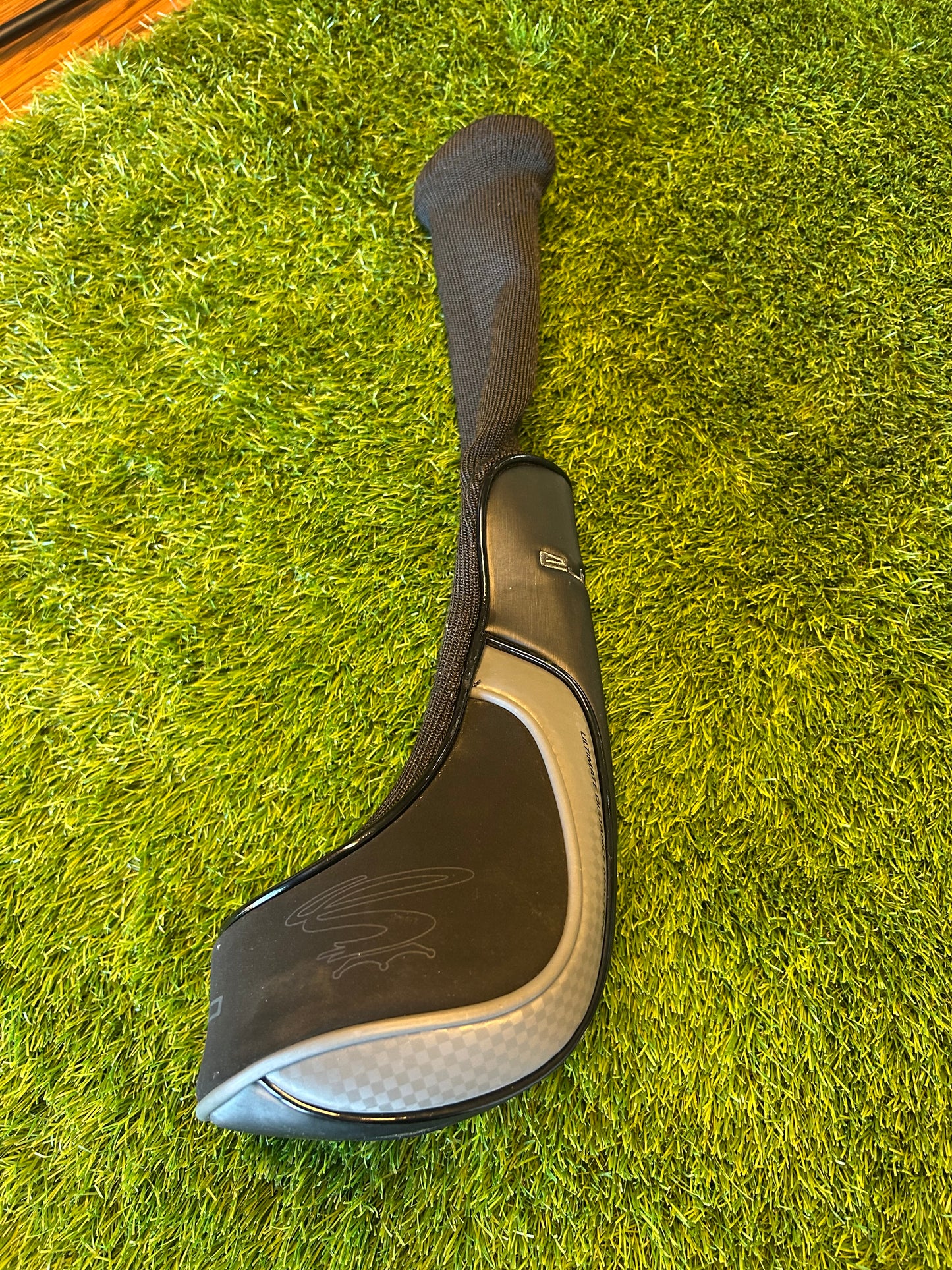 Cobra King LTD Black 10.5 Degree Driver Graphite Rogue 95 MSI Regular Flex shaft Cobra Connect - RH head cover included