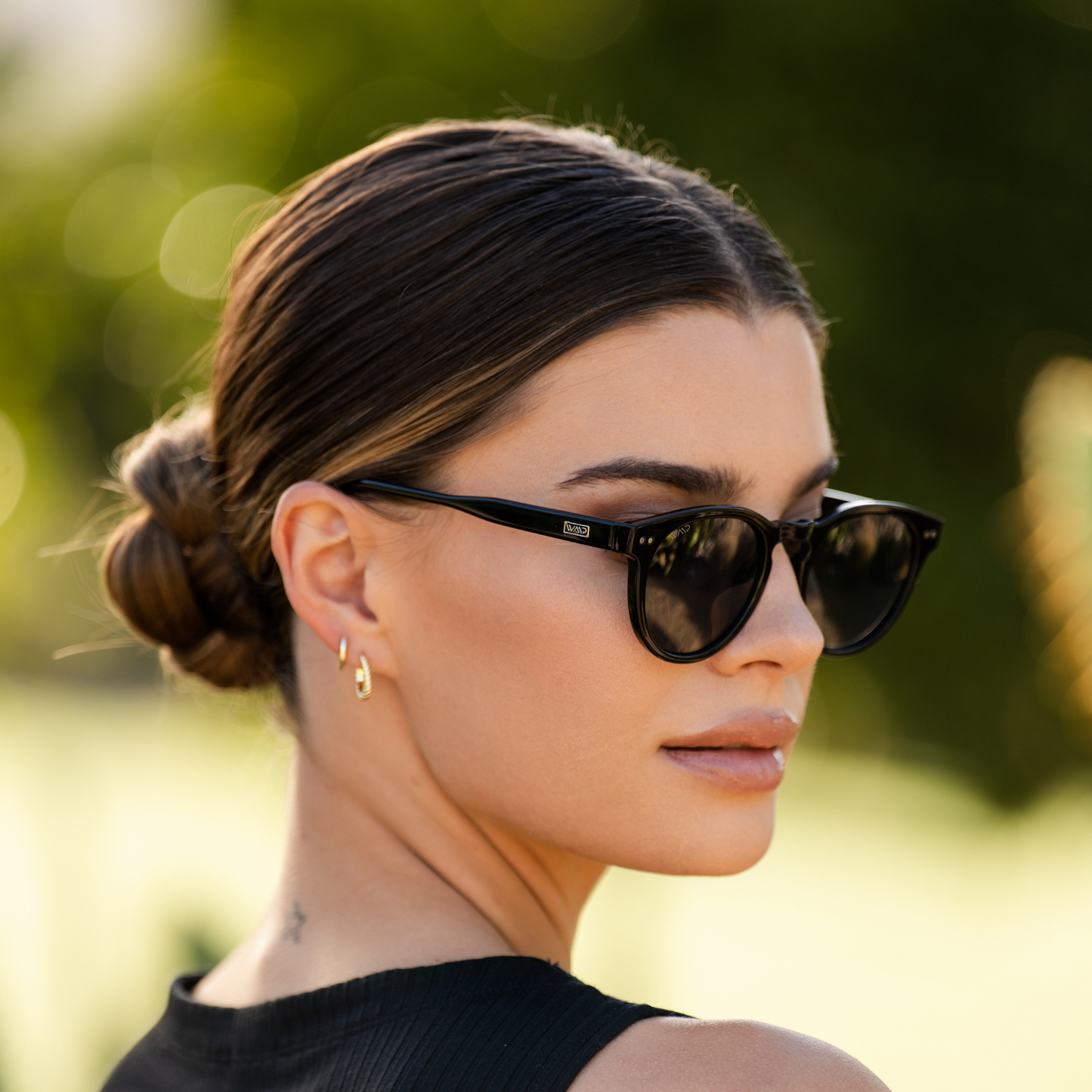 Lunettes de soleil rondes unisexes rétro TATE noires par WMP Eyewear
