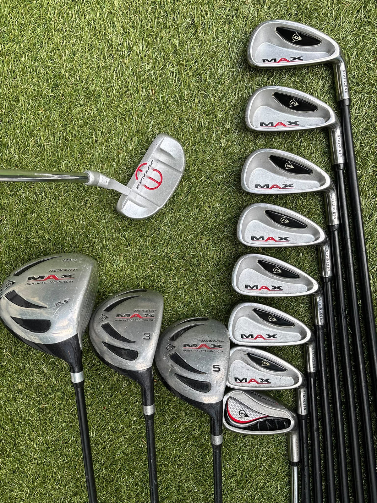 Dunlop MAX Complete Golf Set – 420cc Titanium Driver, Matching Irons & Dunlop Bag
