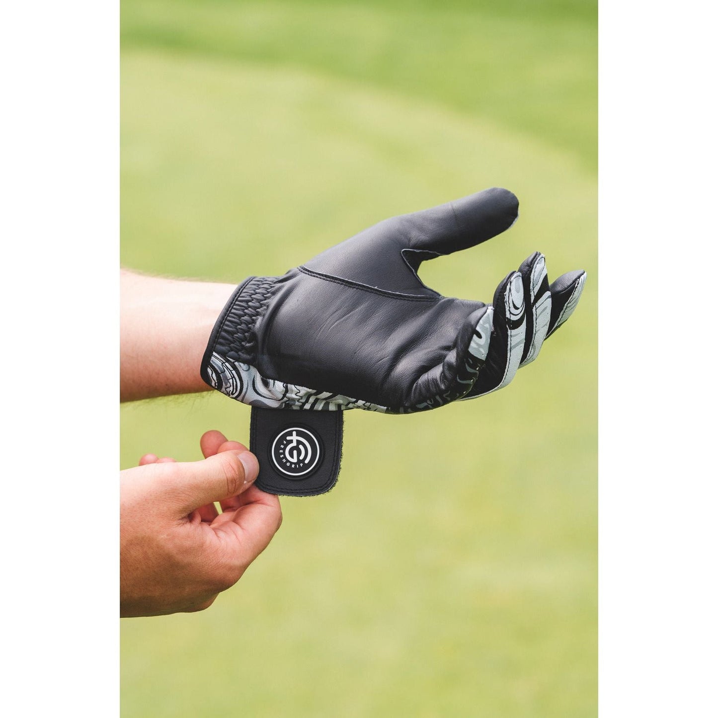 Gant de golf en marbre noir | Collection Motif