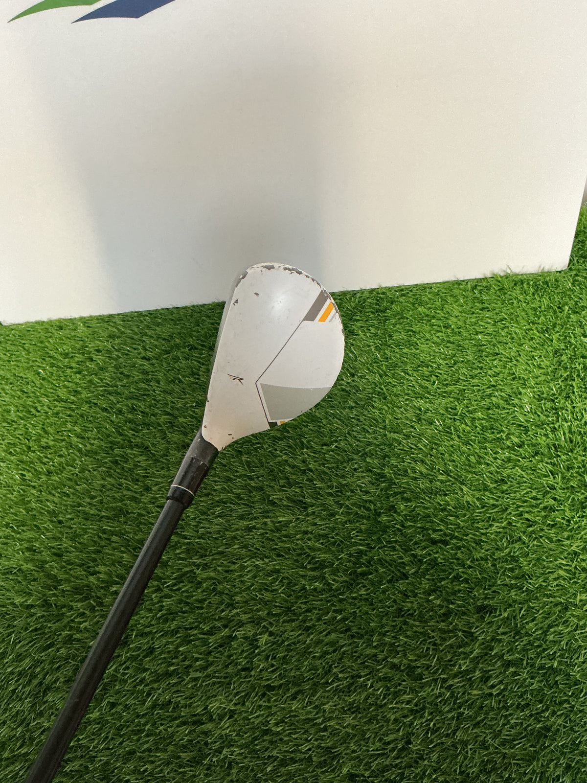 Pre-Owned Mens RH TaylorMade 18.5 Degree 3 Hybrid