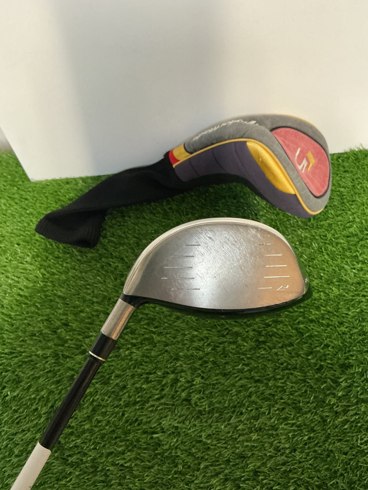 Pre-Owned Mens RH TaylorMade R7 HT 13.5 Degree Senior Flex