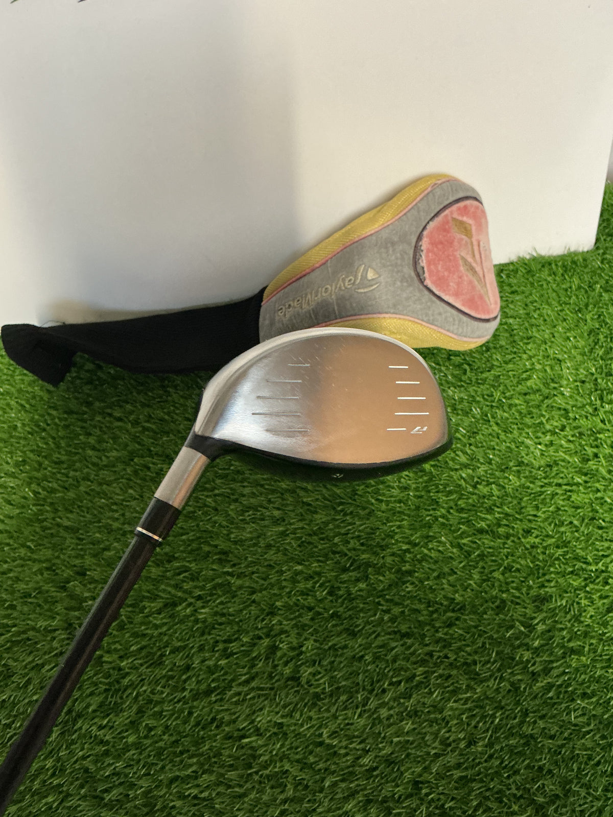 Pre-Owned Mens RH TaylorMade R7 10.5 Degree Driver Stiff Flex