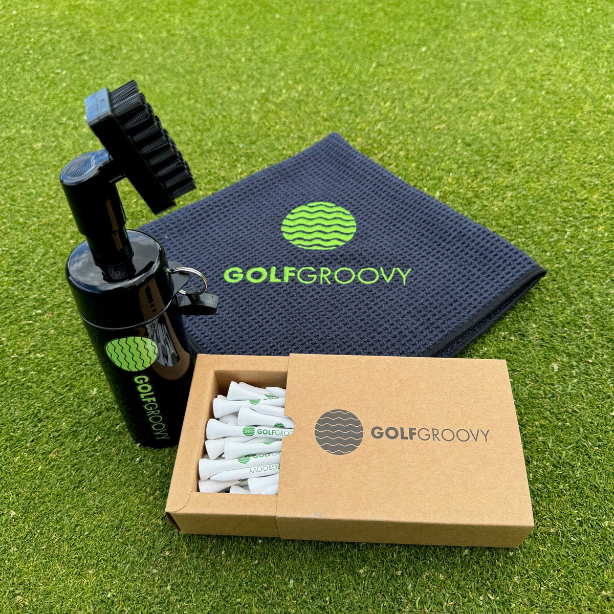 Magnetic Golf Club Cleaning Bundle with Brush & Clip