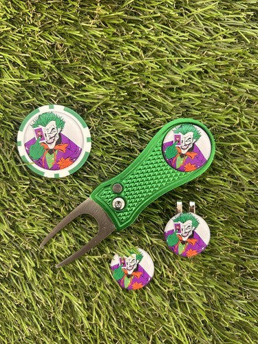 THE JOKER GOLF BALL MARKER AND GREEN RETRACTABLE PITCH REPAIR SET