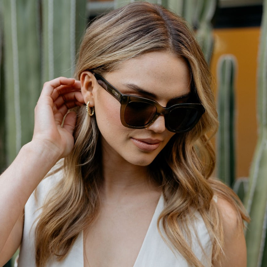 Lunettes de soleil œil de chat STORMI pour femme, kaki, vert cristal, par WMP Eyewear