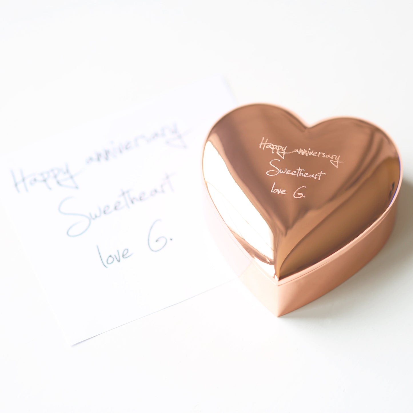 Souvenir en forme de cœur en or rose avec votre propre écriture