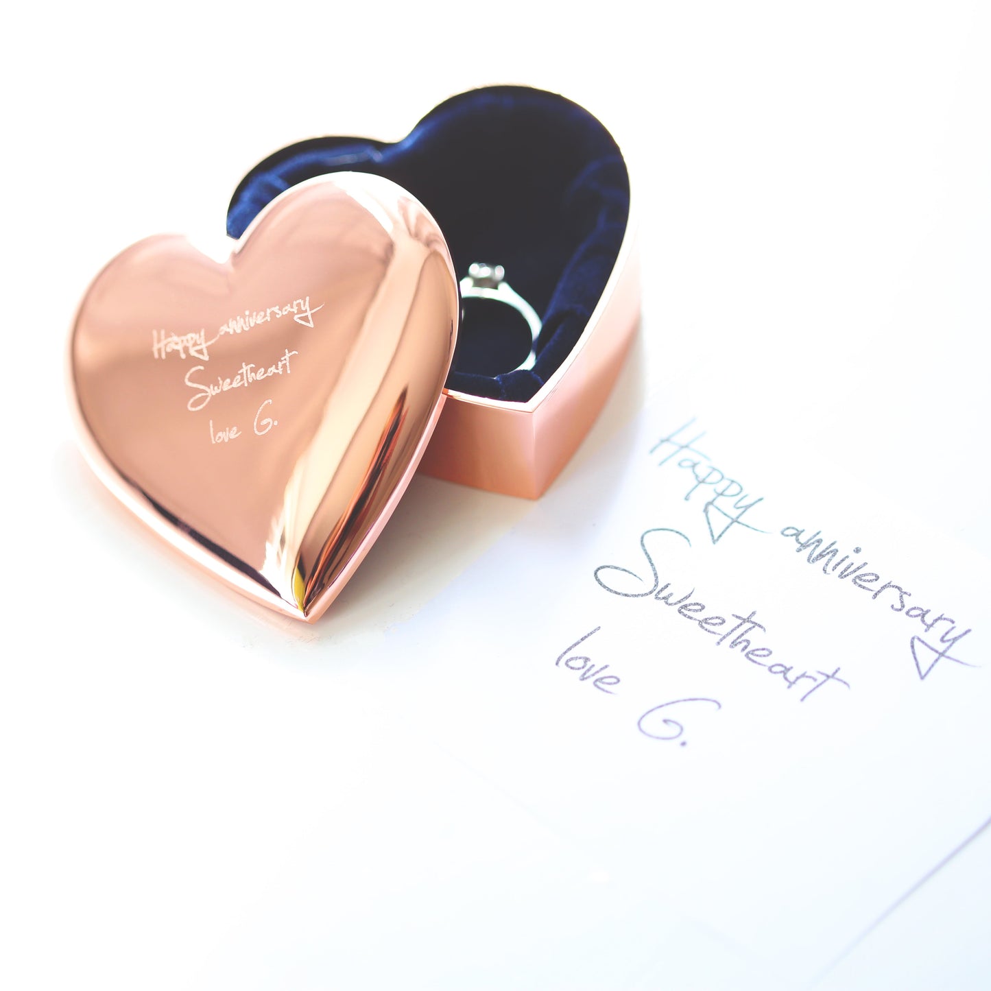 Souvenir en forme de cœur en or rose avec votre propre écriture