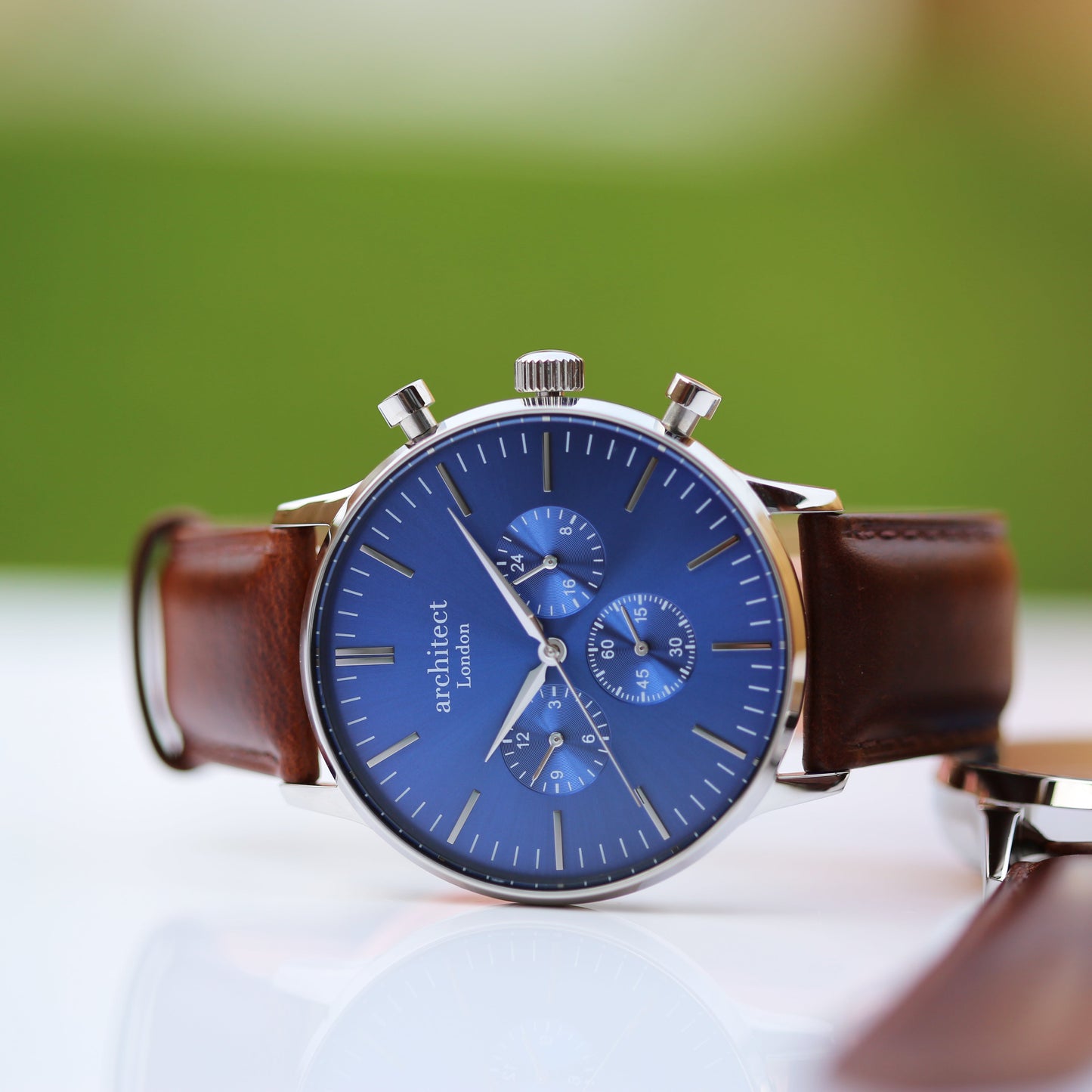 Montre à paiement sans contact - Motivator bleu pour homme + bracelet en noyer + gravure de police moderne
