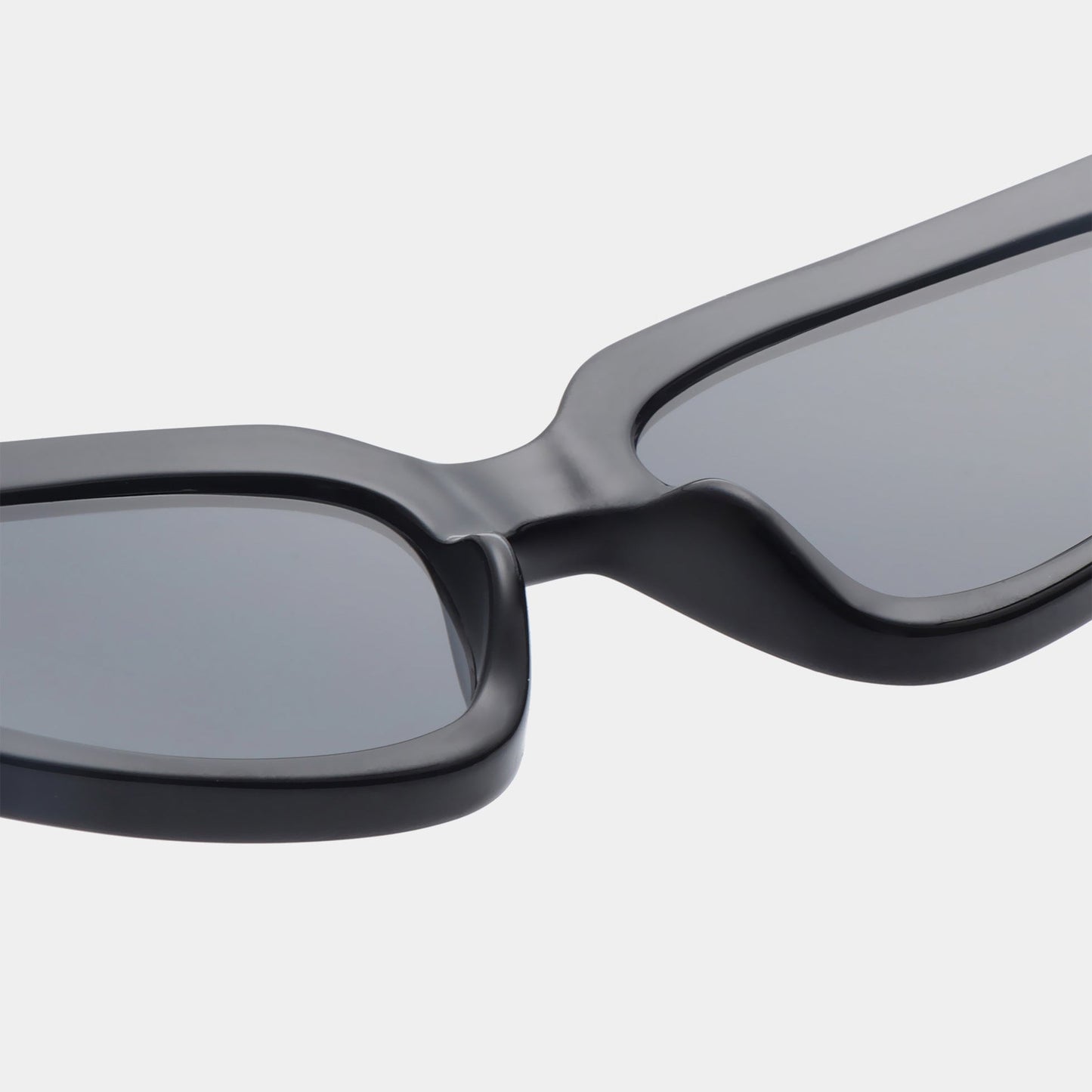 A.KJÆRBEDE ELLA Oval Cat-Eye Sunglasses l Black