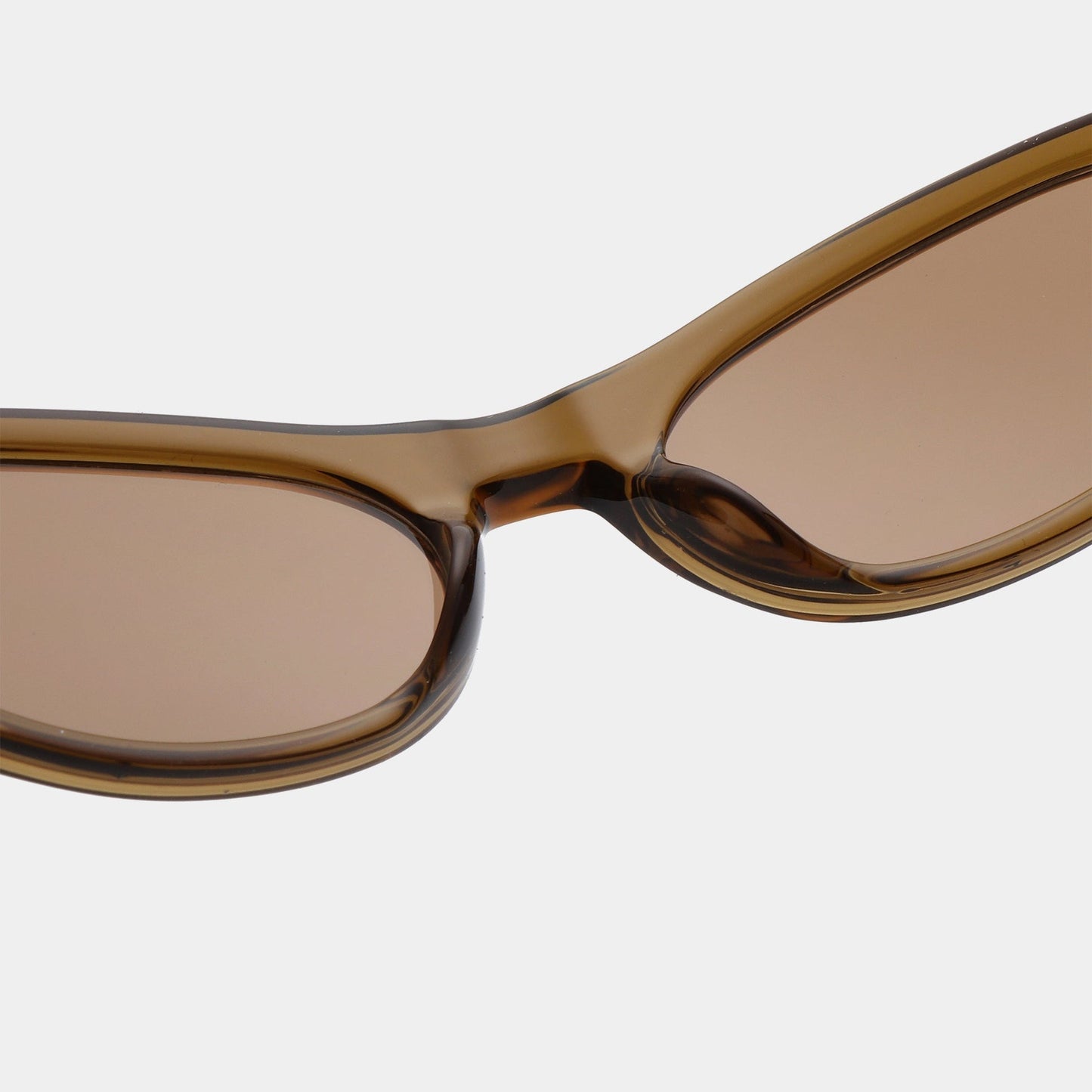 A.KJÆRBEDE GUST Sporty Cat-Eye Sunglasses l Smoke Transparent