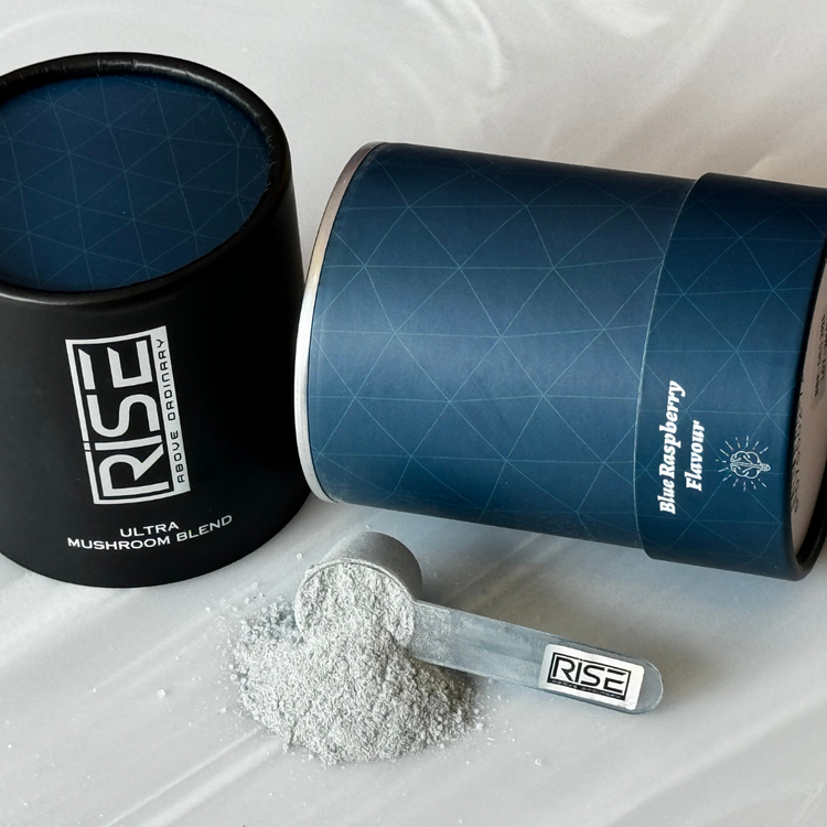 Premium wellness gifts and active lifestyle essentials for golfers and padel players, including muscle rub and insulated eco bottle.