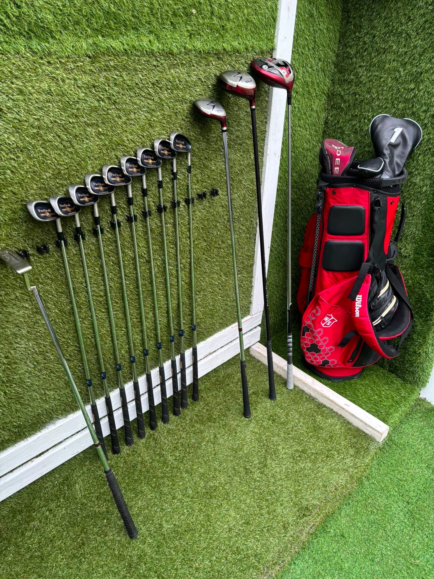 Wilson ProStaff Oversize Irons, Wilson Staff D300 Driver, Wilson Deep Red Woods & Wilson Stand Bag