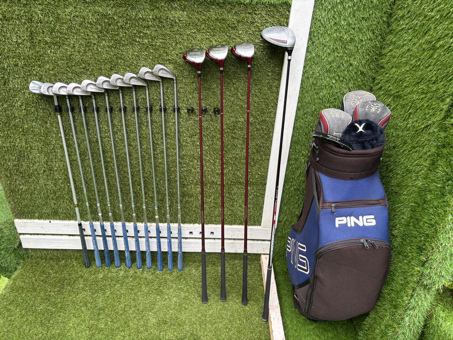 Lynx Tigress Ladies 14-Club Graphite Set + PING Cart Bag
Free P&P