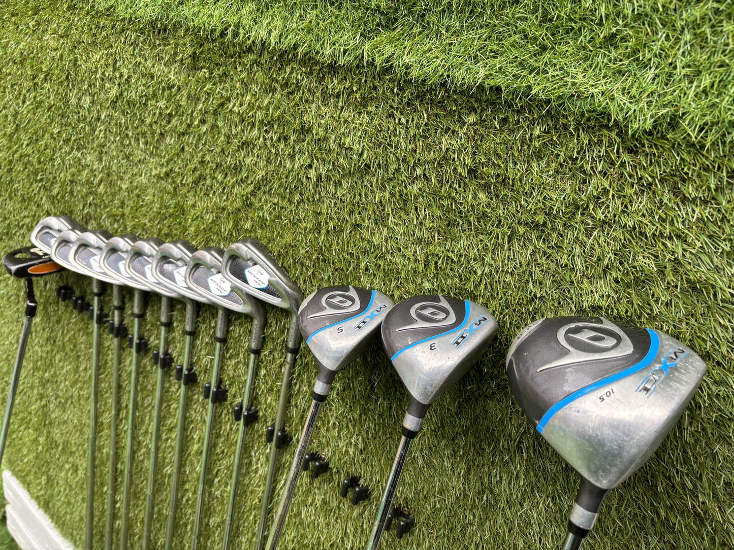 Dunlop MPX Golf Set with Matching MX II Woods, Confidence HC7 Putter & Dunlop Stand Bag