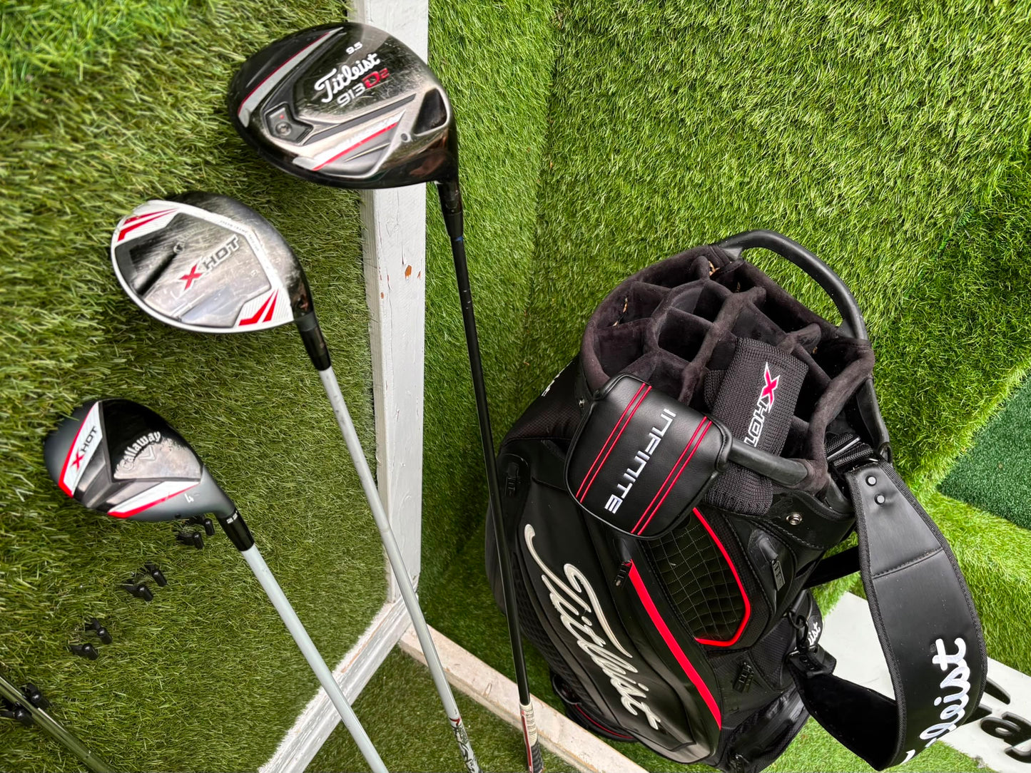 New Wilson Staff D7 Irons, Titleist Driver, Callaway Wood & Hybrid, New Wilson Infinite Putter Titleist Waterproof Cart Bag