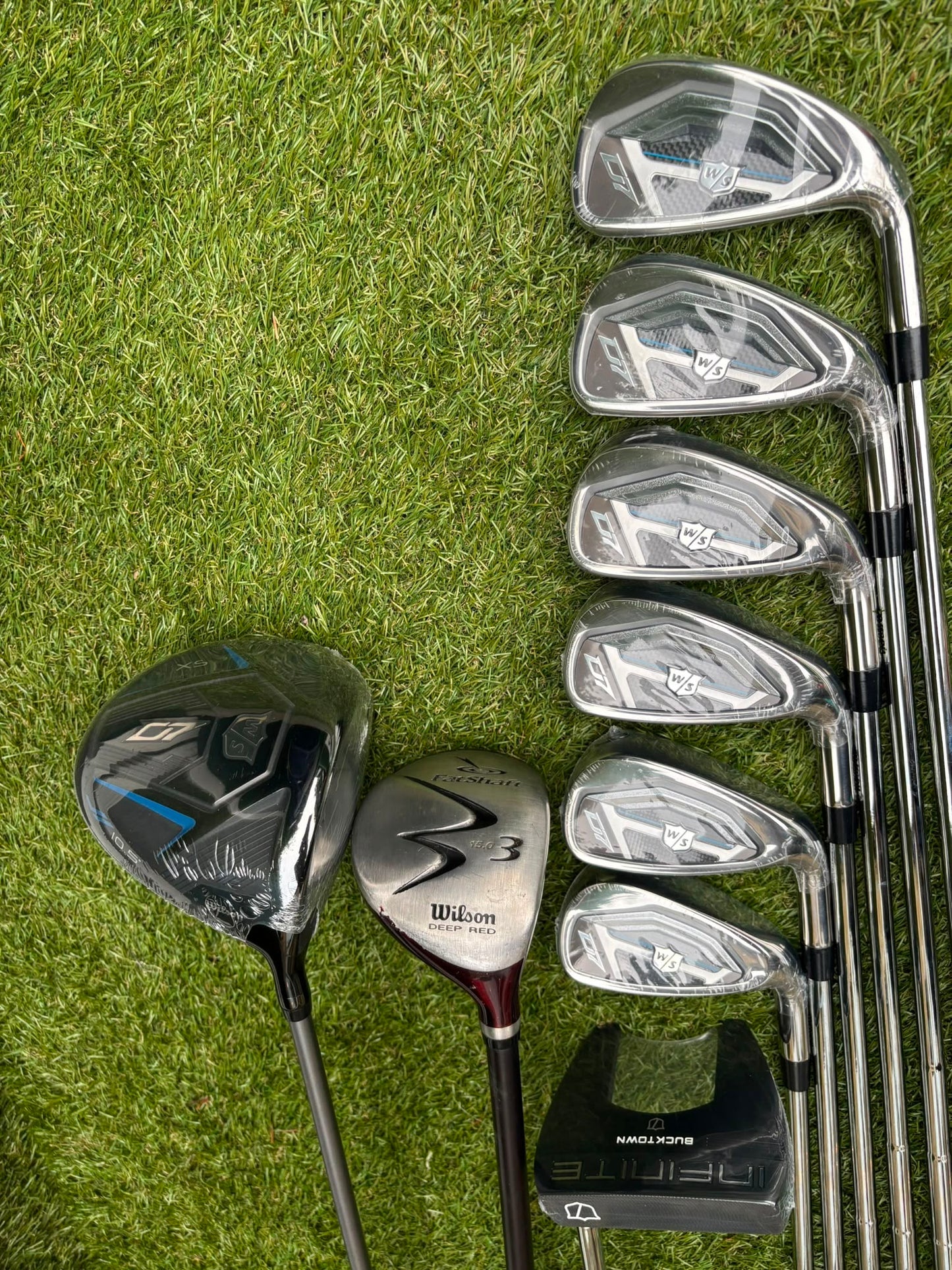 Brand New Wilson Staff D7 XS Golf Set, Brand New Driver & Irons, Brand New Infinite Bucktown Putter, Premium OUUL Stand Bag