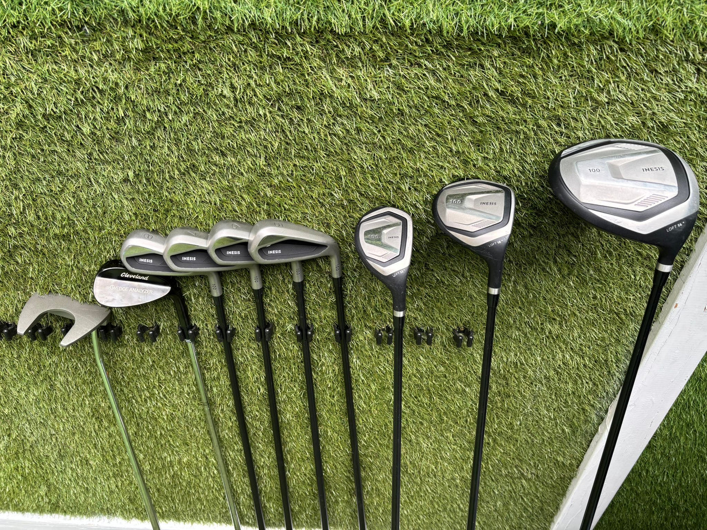 Inesis 100 Golf Set with Matching Woods, Cleveland 56° Wedge & Inesis Light Stand Bag