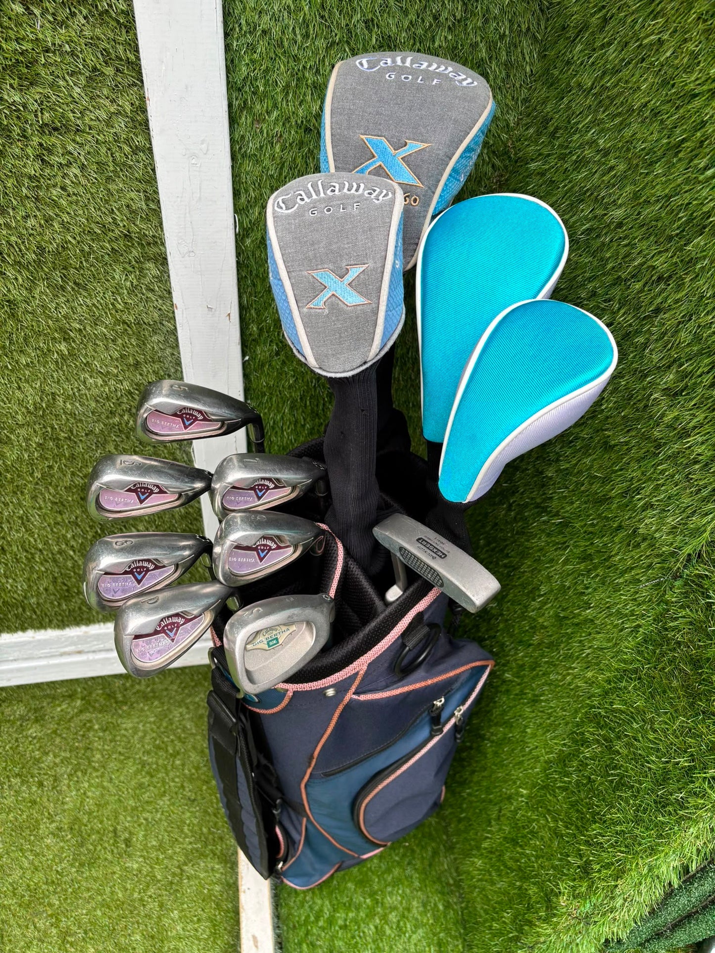 Ladies Golf Set – Callaway Big Bertha Irons, Callaway X Woods (Driver, 3, 5 & 7), HEXSERT HM-1 Putter & Cart Bag