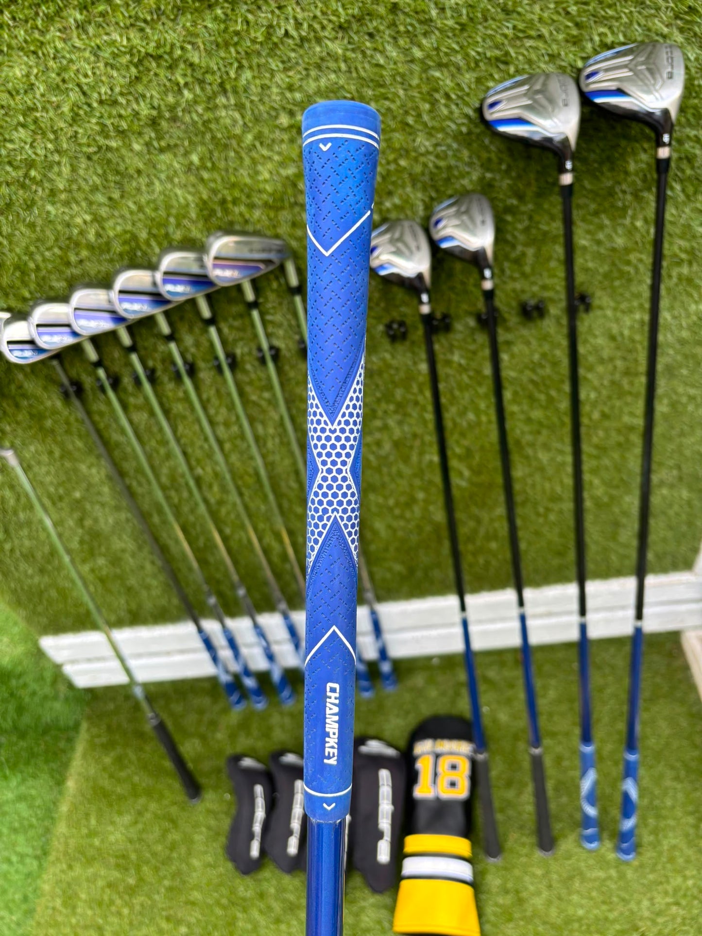 Cobra FLY-XL Complete Golf Set, Matching Woods, Hybrids, Irons & Cobra Ultralight Pro Stand Bag
