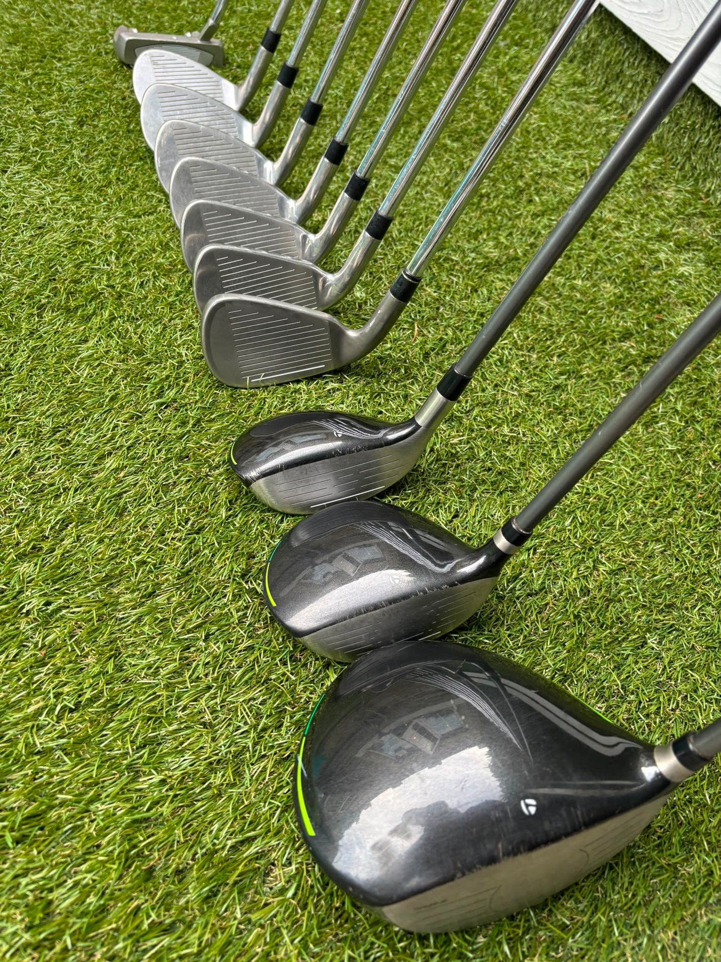 TaylorMade RBZ SpeedLite Complete Golf Set, Matching Woods, Irons & Cart Bag