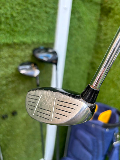 Callaway Irons, Wilson D9 Driver, Callaway Paradym X 3 Wood, Callaway X Hybrid, Wilson Infinite Putter & OUUL Premium Stand Bag