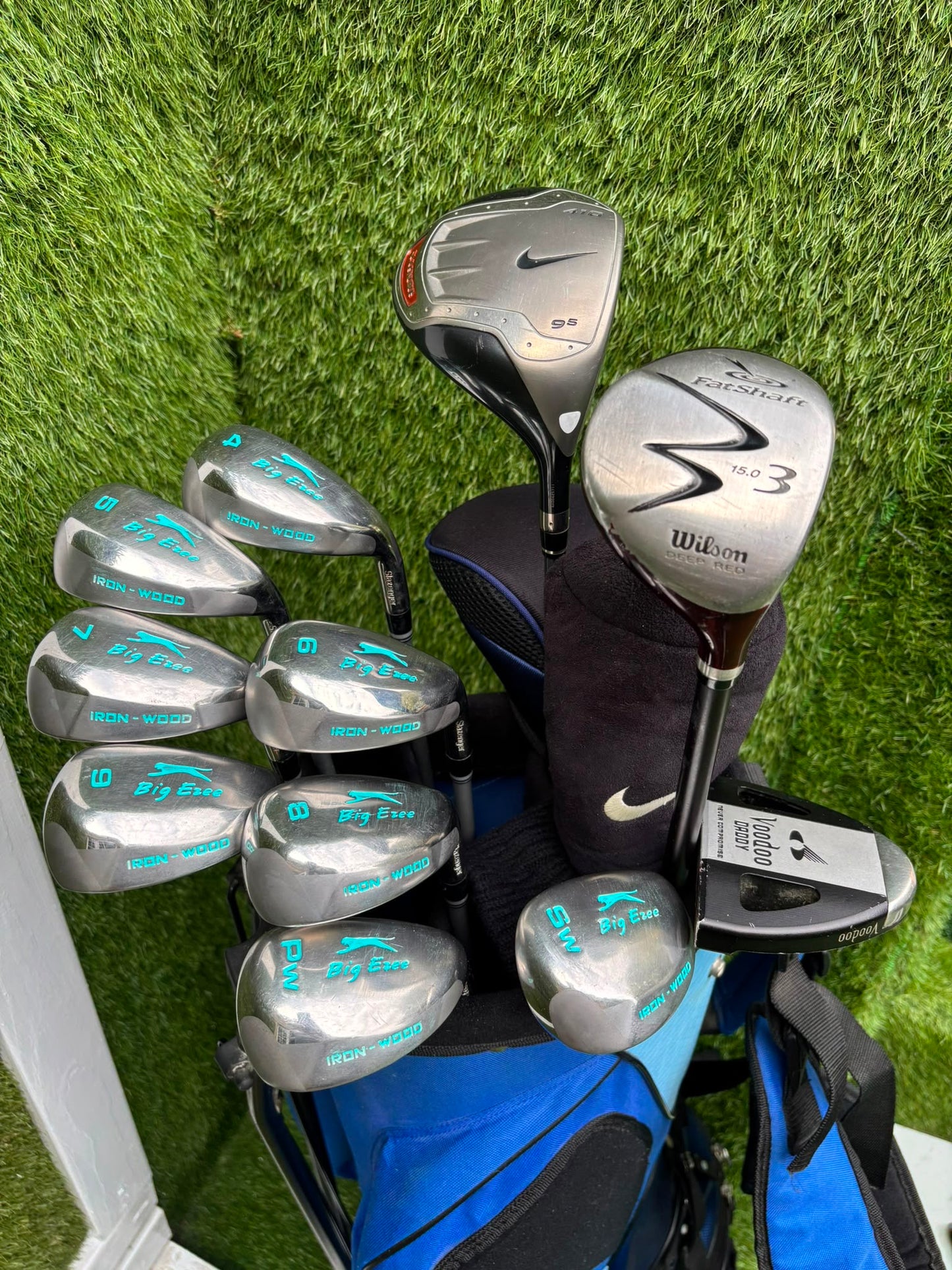 Slazenger Iron-Woods, Nike Driver, Wilson Fairway Wood, Voodoo Daddy Putter & Stand Bag