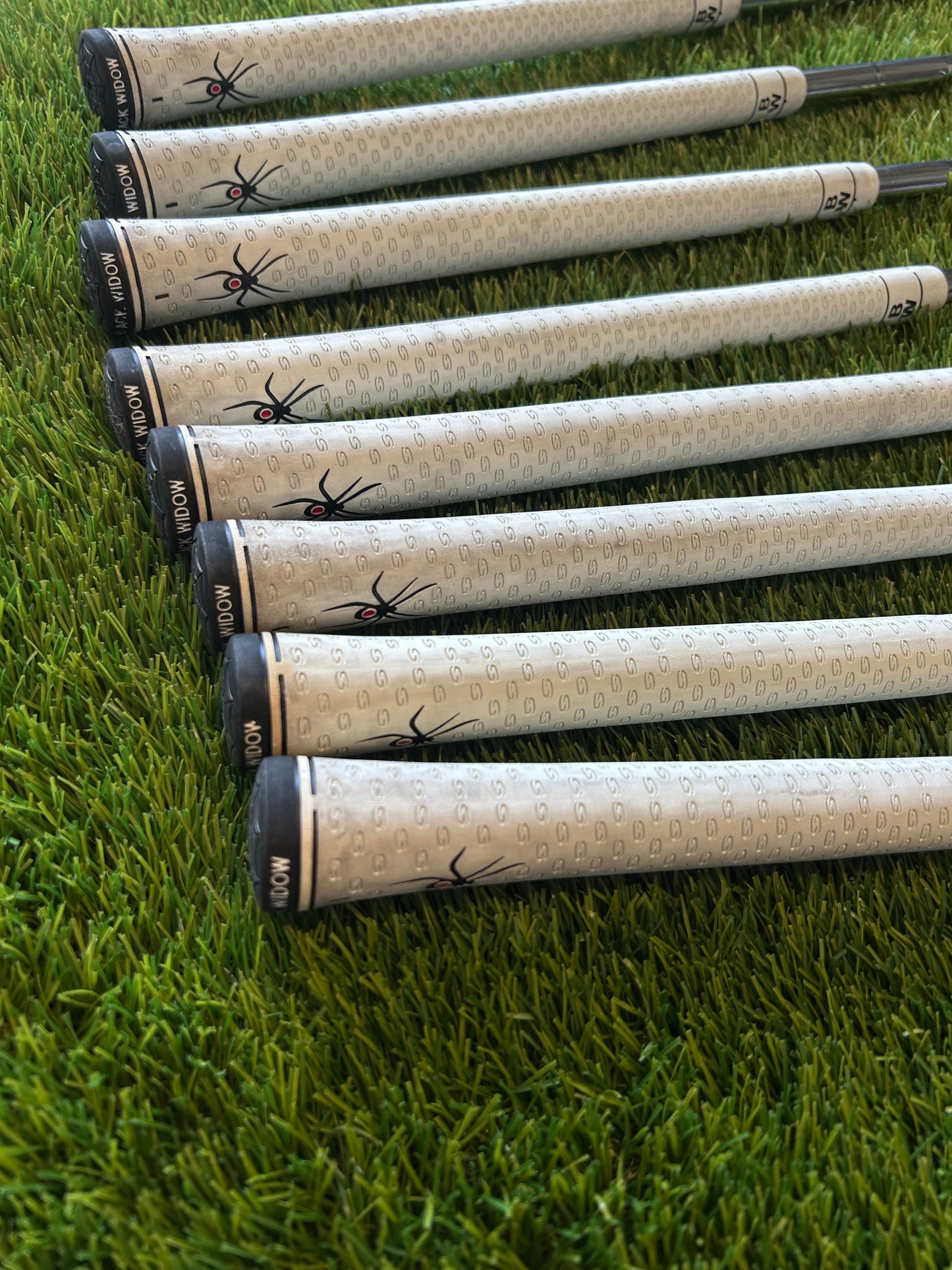 Titleist 704.CB Forged Iron set 3-PW Dynamic Gold R300 Steel Shaft Black Widow Grip - RH