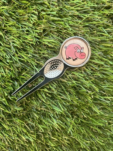 PINK PIG GOLF BALL MARKER AND PITCH REPAIR TOOL