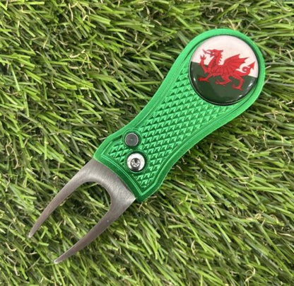 WELSH FLAG DRAGON GOLF BALL MARKER AND RETRACTABLE PITCH REPAIR TOOL