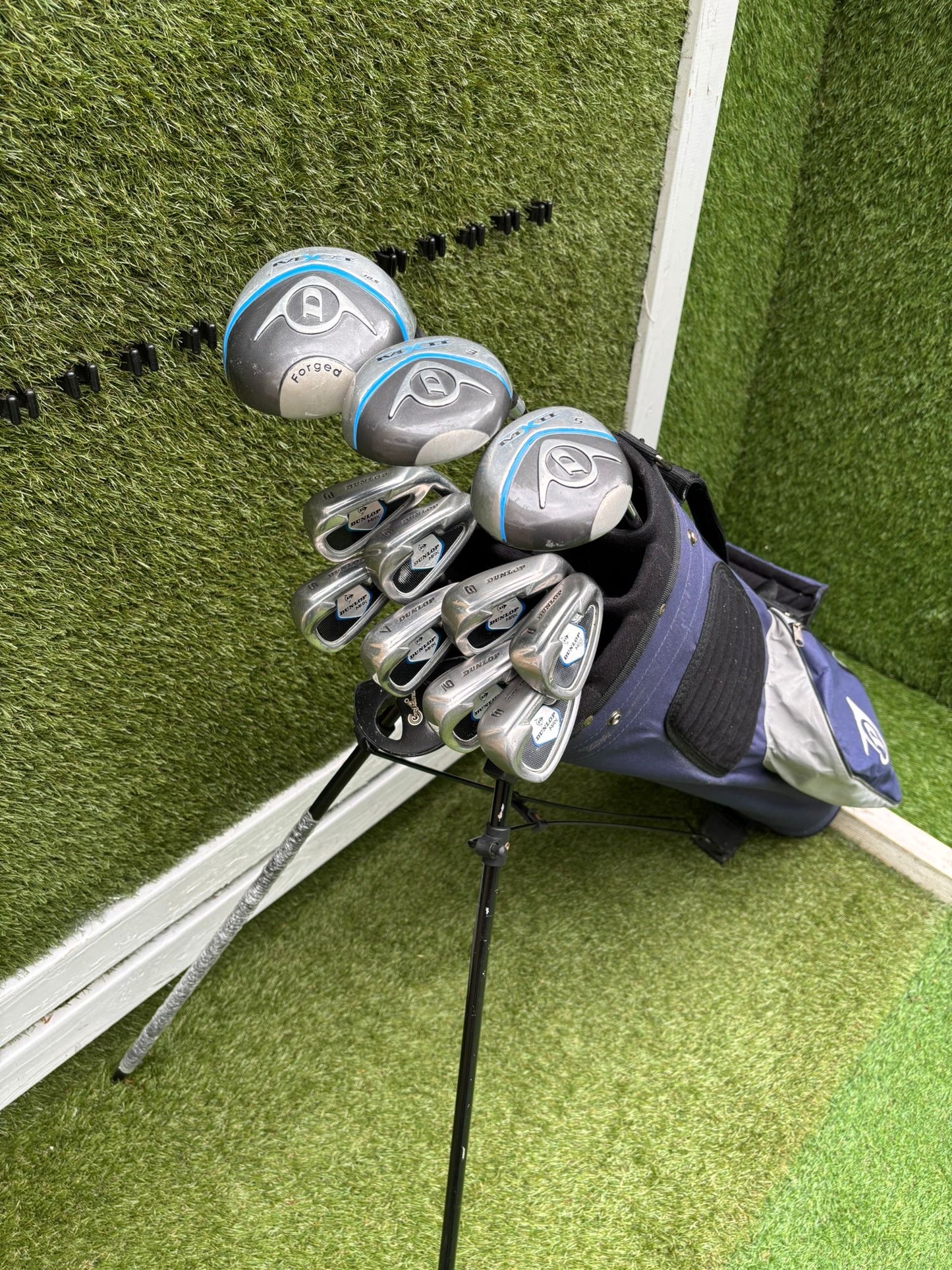Dunlop MPX Golf Set with Matching MX II Woods, Confidence HC7 Putter & Dunlop Stand Bag