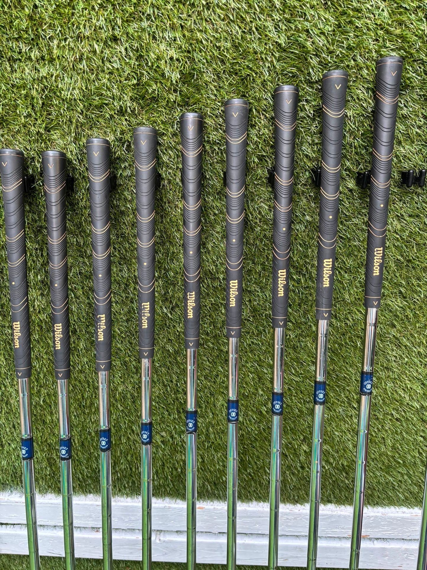 Wilson ProStaff Oversize Irons, Wilson Staff D300 Driver, Wilson Deep Red Woods & Wilson Stand Bag