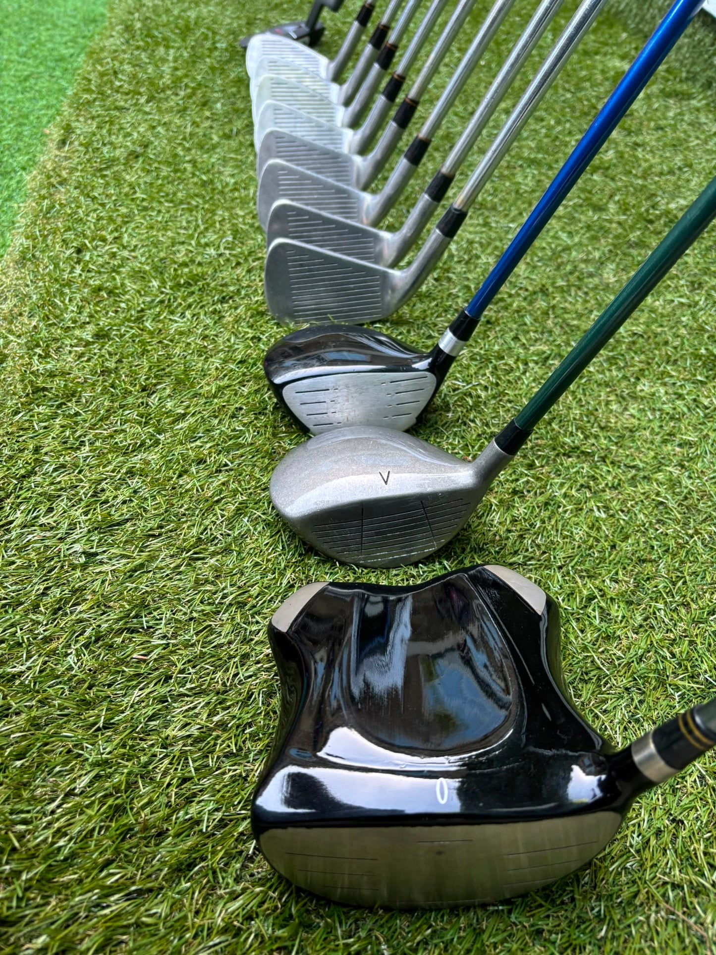 Titleist DCI Irons, Titleist DCI Sand Wedge, Confidence Woods & Inesis Stand Bag
