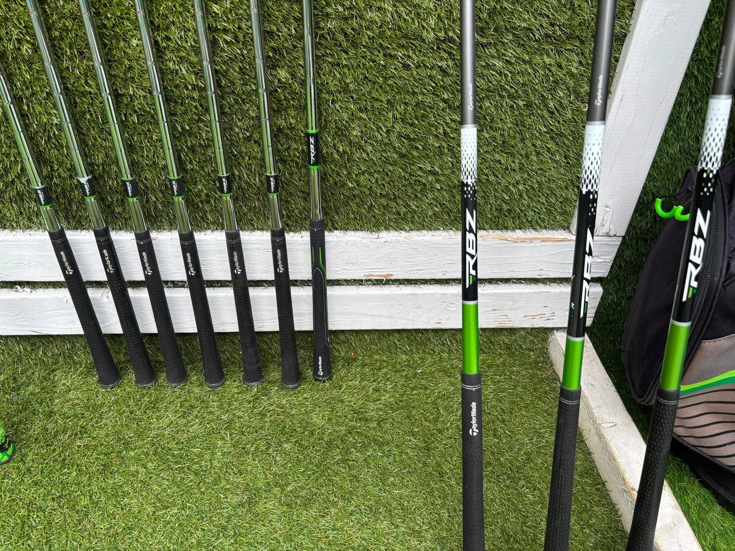 TaylorMade RBZ SpeedLite Complete Golf Set, Matching Woods, Irons & Cart Bag