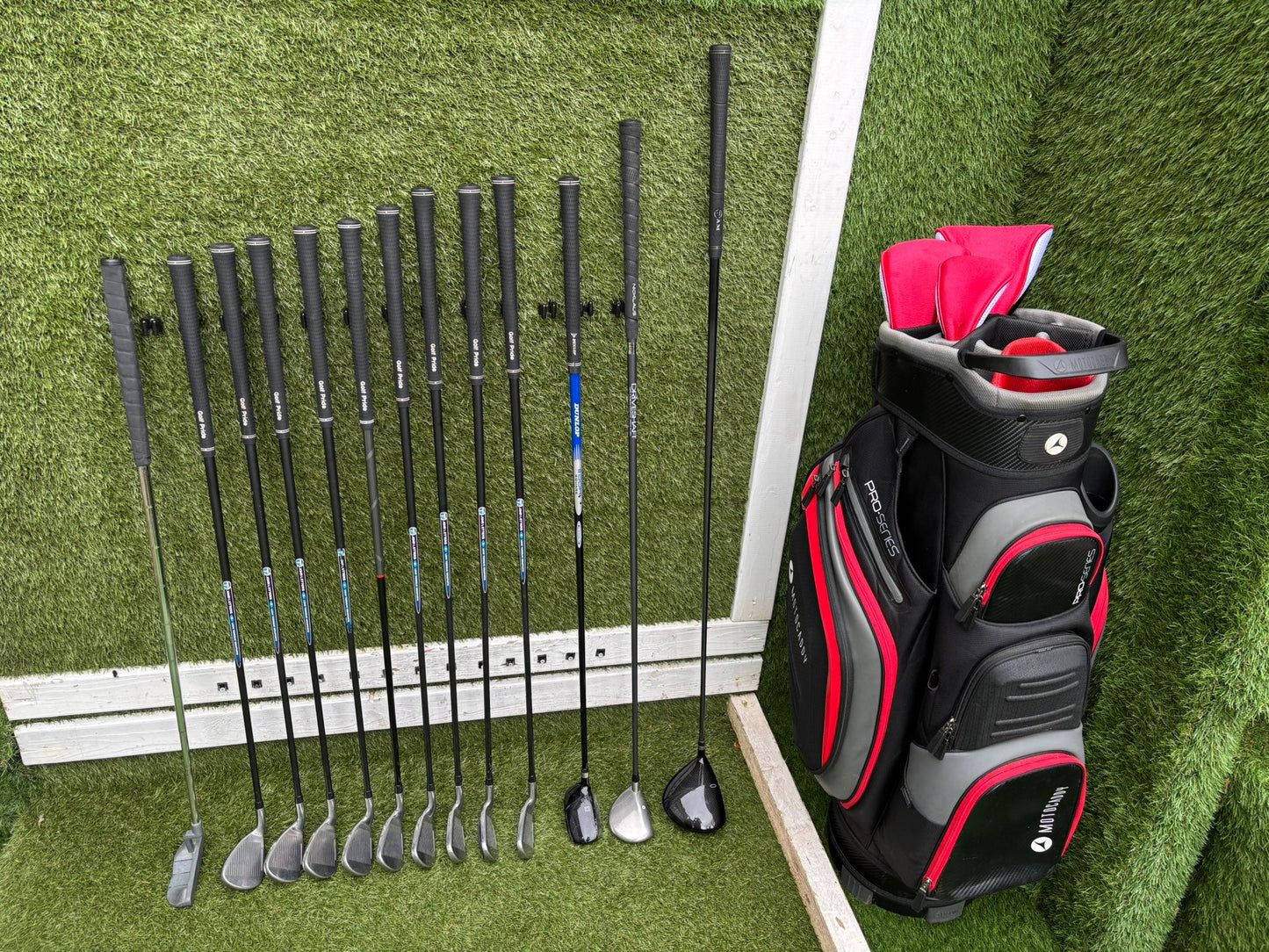 John Letters Trilogy T5 Graphite Iron Set + Woods & Motocaddy Bag