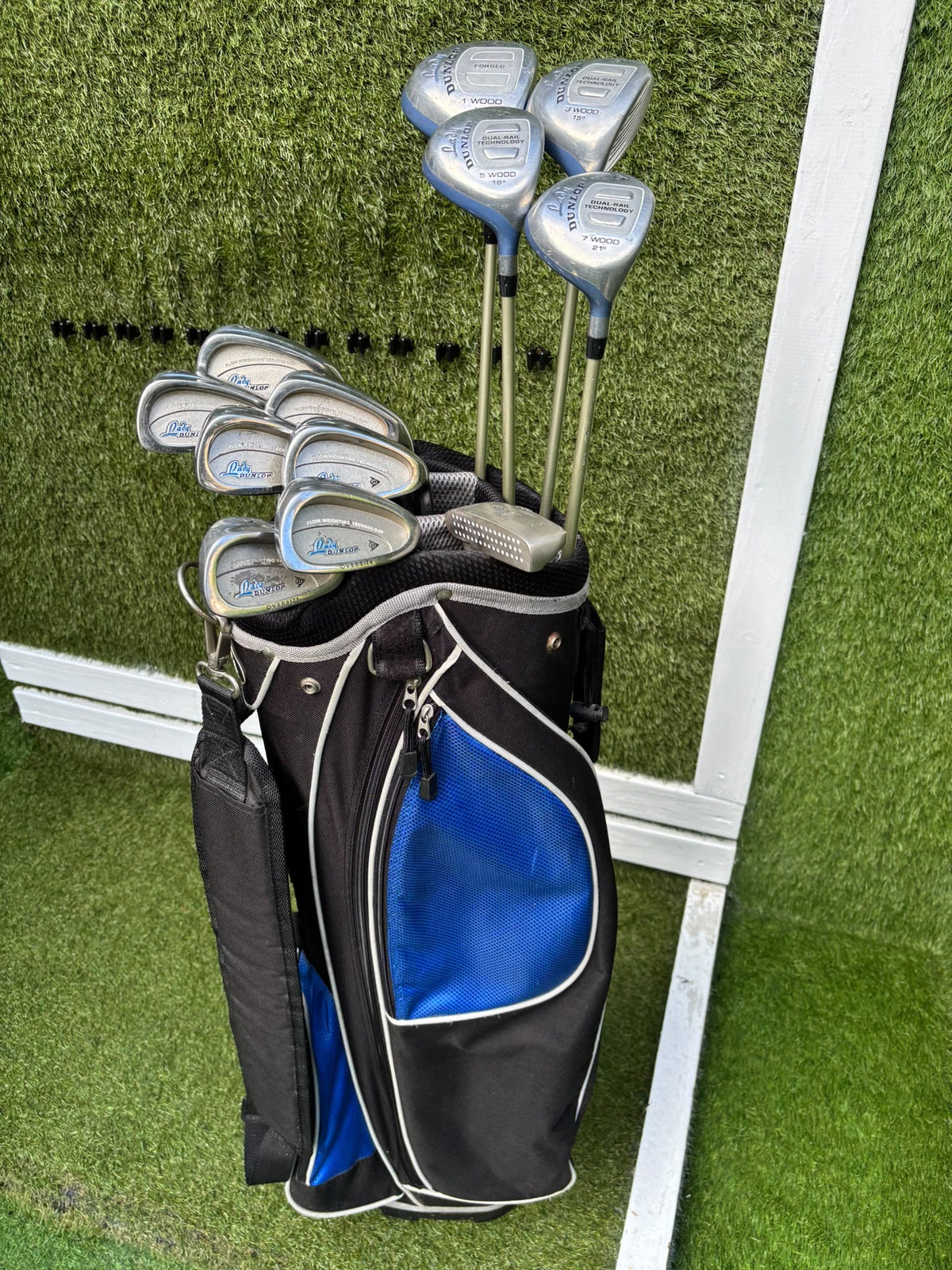 Lady Dunlop Ladies Complete Golf Set – 5–SW Irons, 12° Driver, 3/5/7 Woods, Putter & Bag